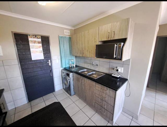 2 BEDROOM APARTMENT FOR SALE IN HEUWELOORD